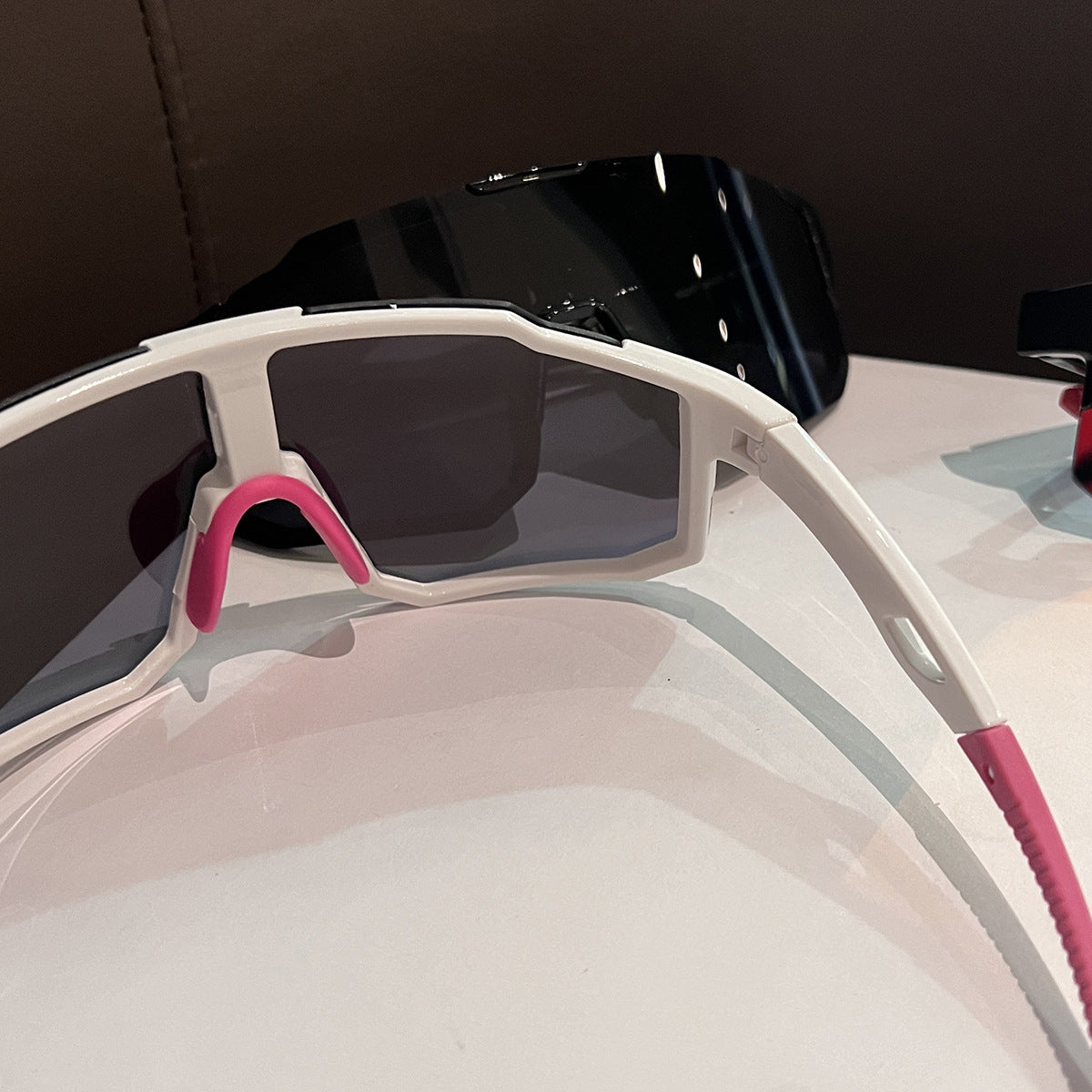 Wholesale Outdoor sports cycling windproof sun glasses